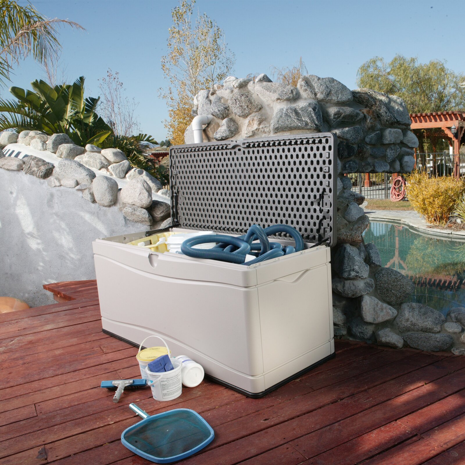 【Storage Shed】Lifetime 130 Gallons Gallon Water Resistant Plastic Lockable Deck Box